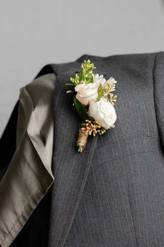 Boutonniere Classic White